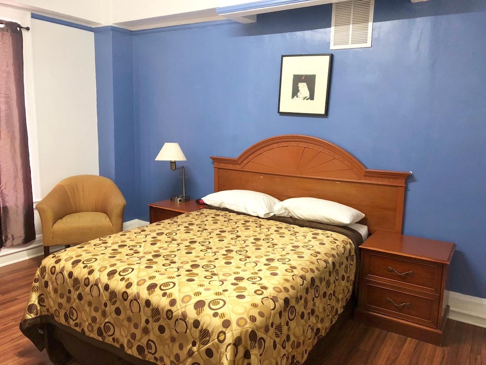 Admiral Hotel 26/56