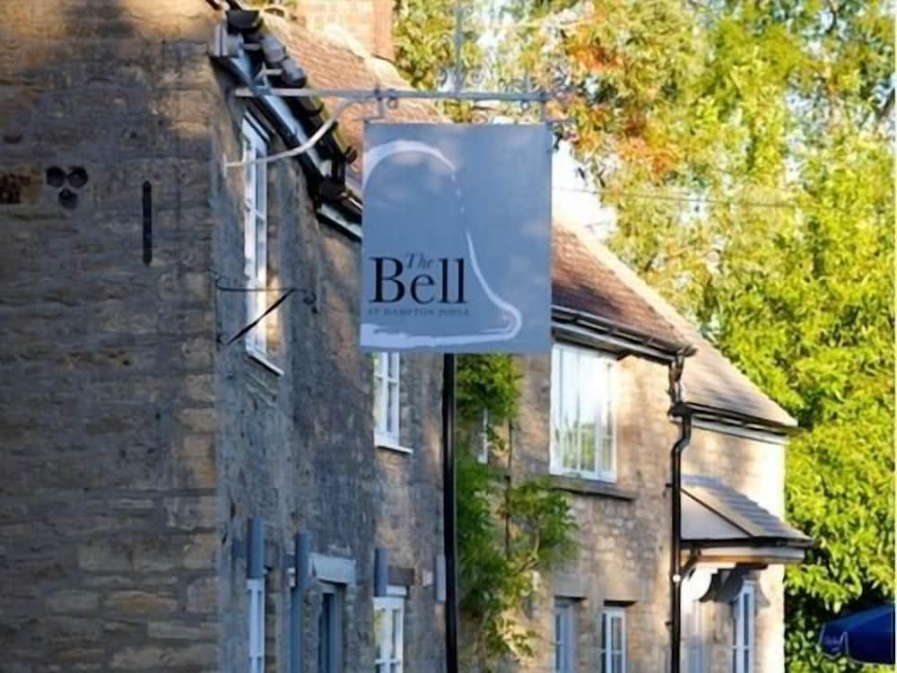 The Bell at Hampton Poyle 12/18