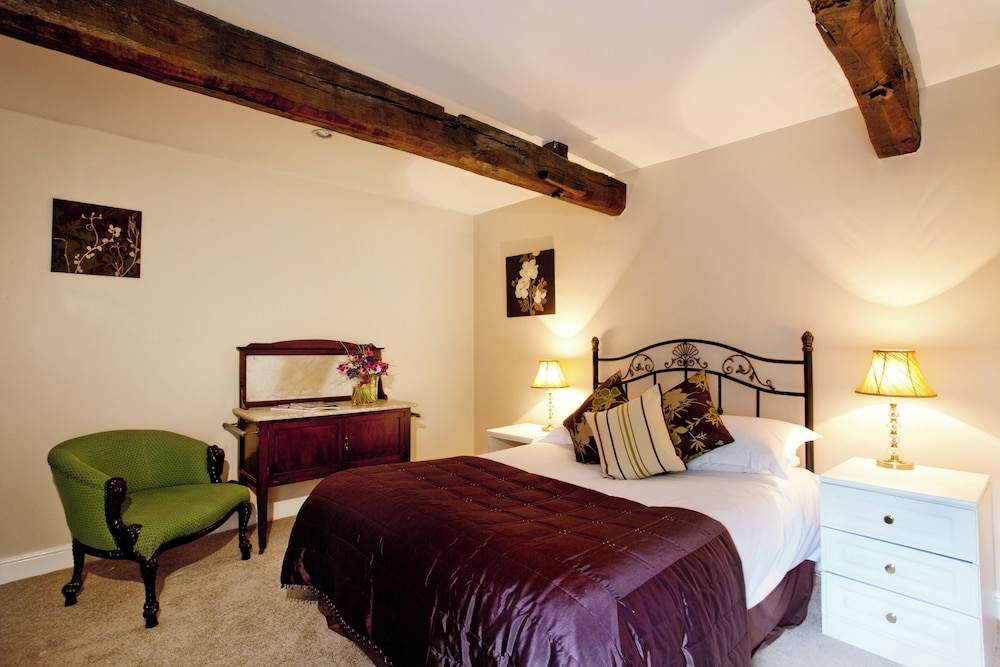 Cottage, 1 Single and 2 Double Beds