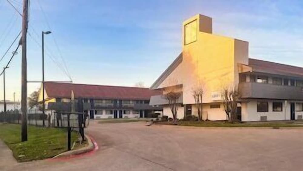 Studio6 Suites Dallas, TX - Loop 12 West 5/34