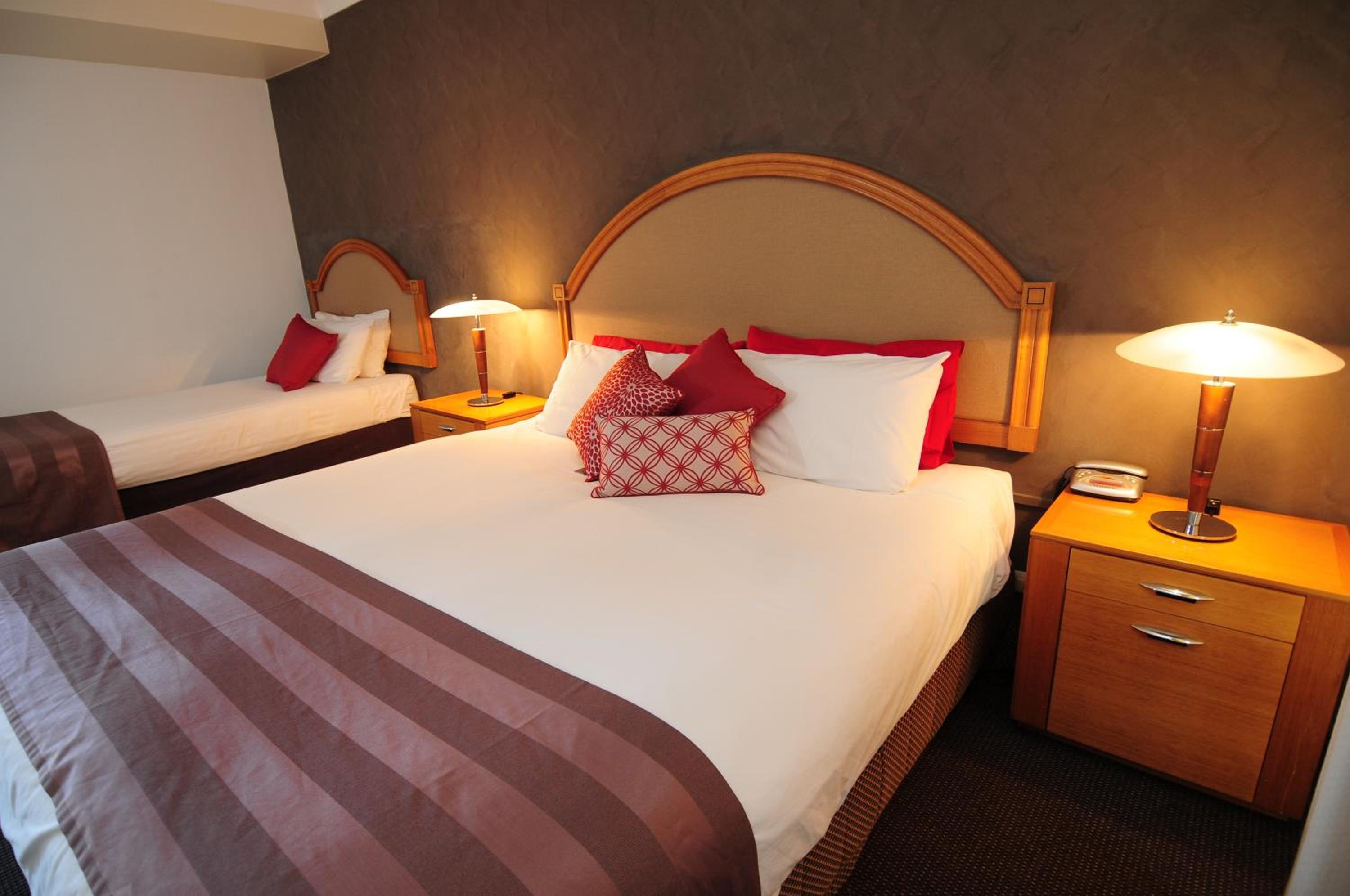 Room, Triple