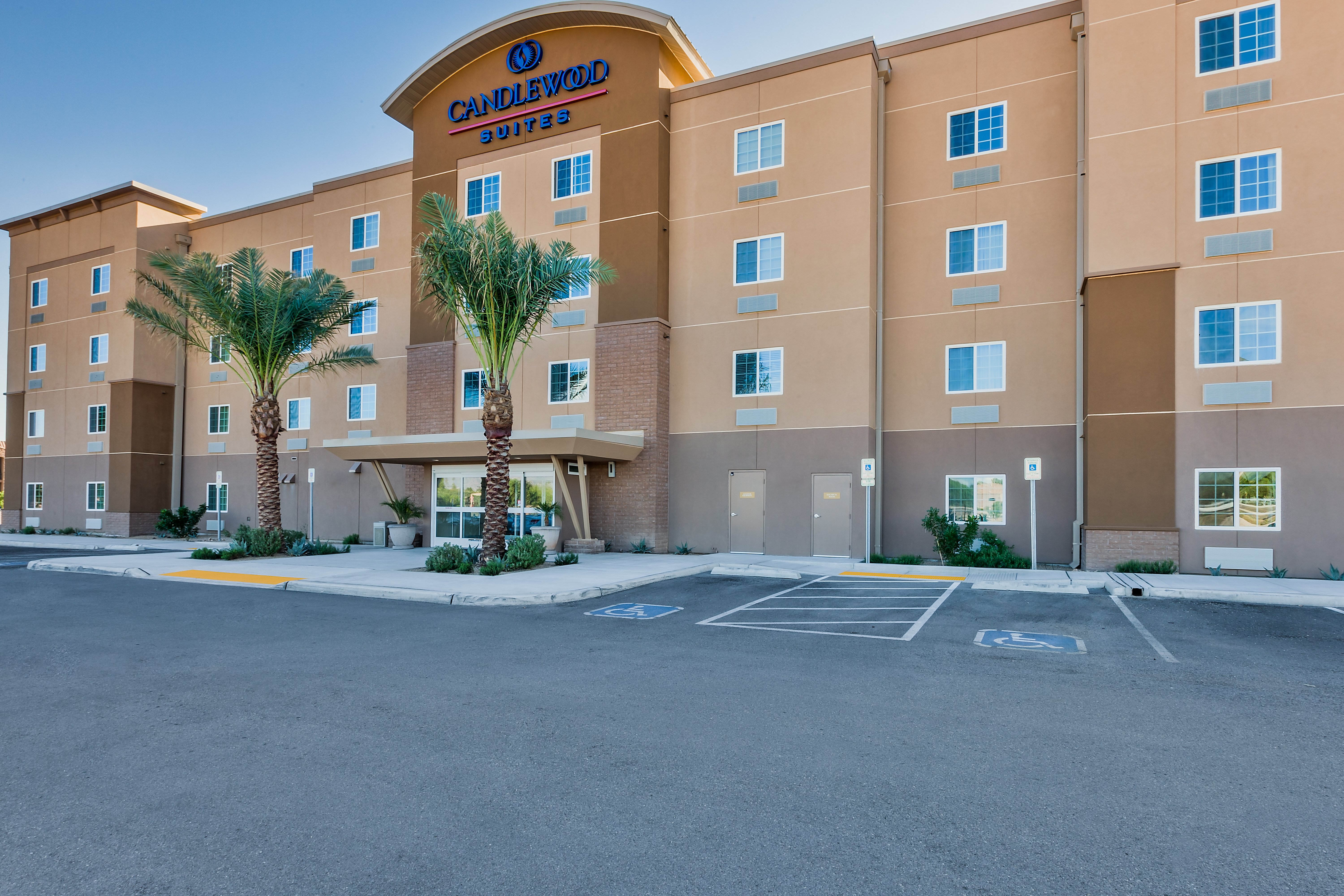 Candlewood Suites TUCSON 34/37