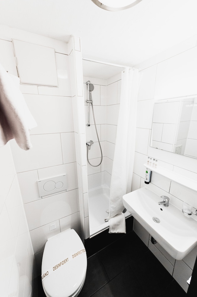 City Hotel Fellbach 24H CHECK-IN 24/26