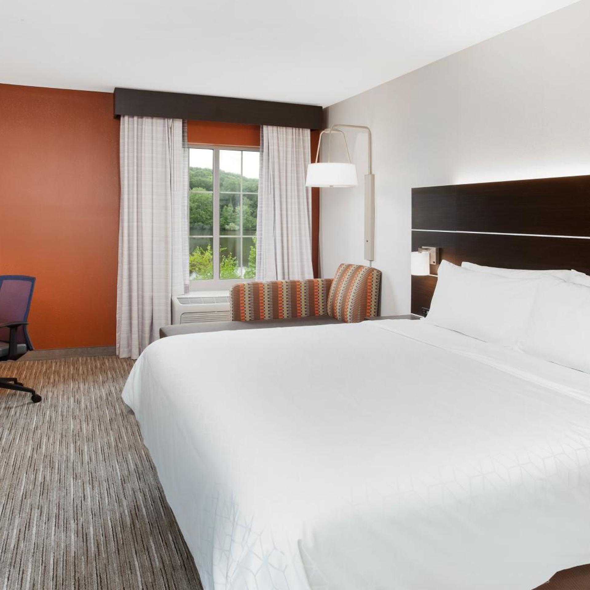 Xtra Space, Standard, King Bed