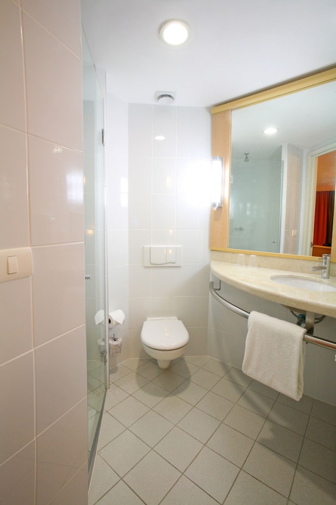 Ibis Hermosillo 42/47