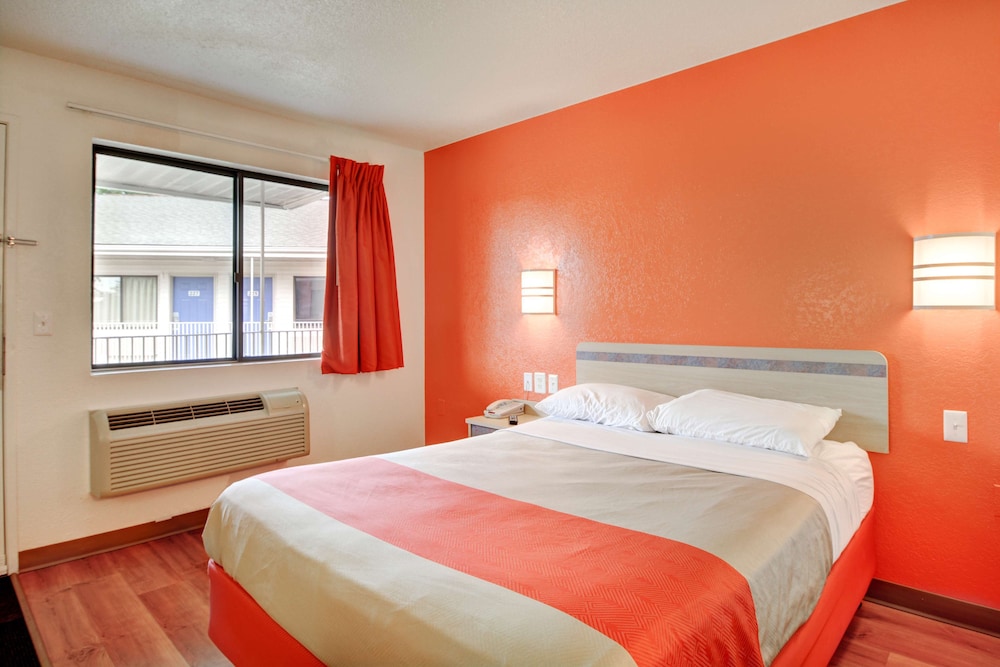 Motel6 Southington, CT - Hartford 19/43
