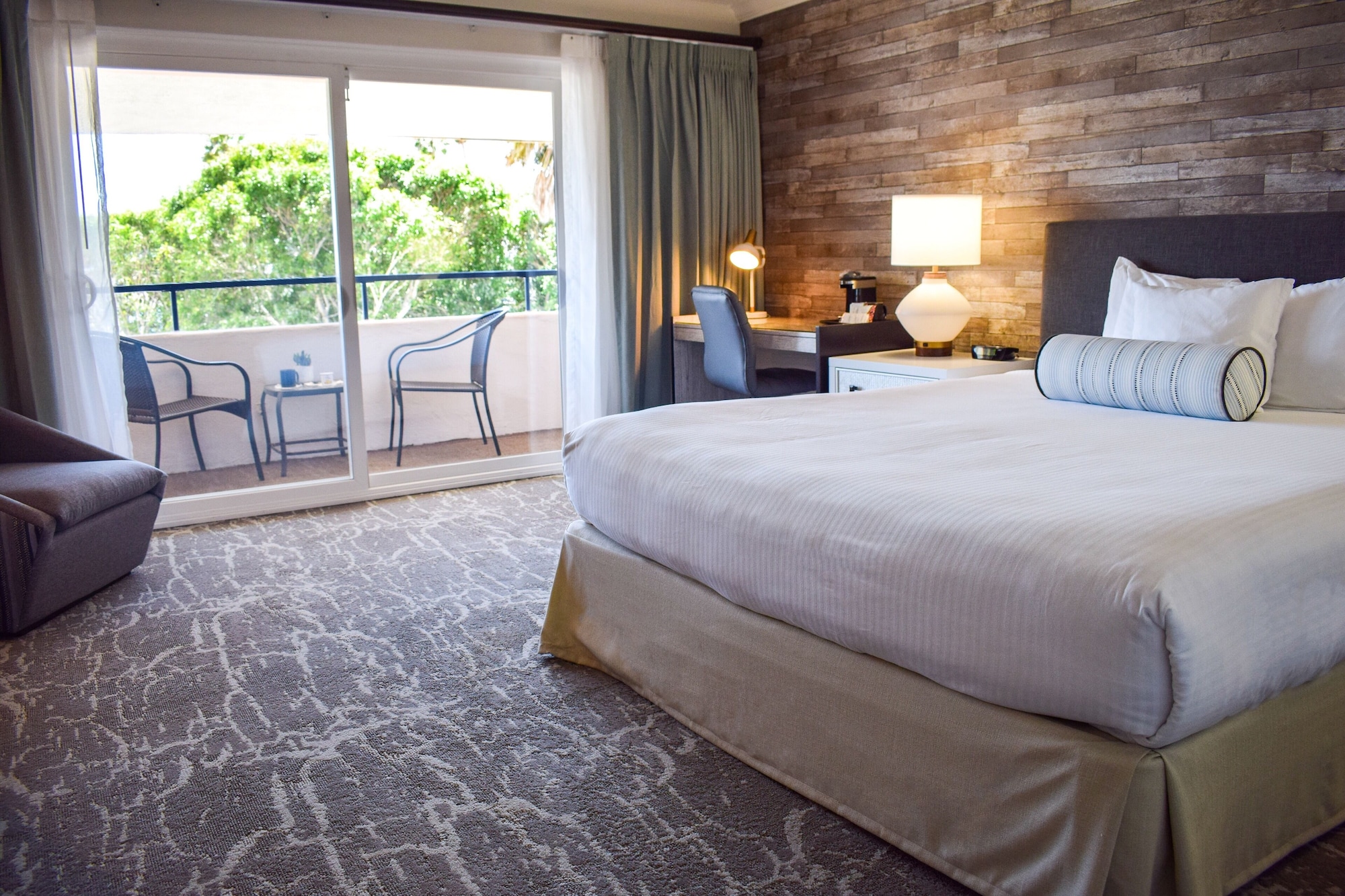 ROOM, KING BED, HARBOUR SIDE, BALCONY