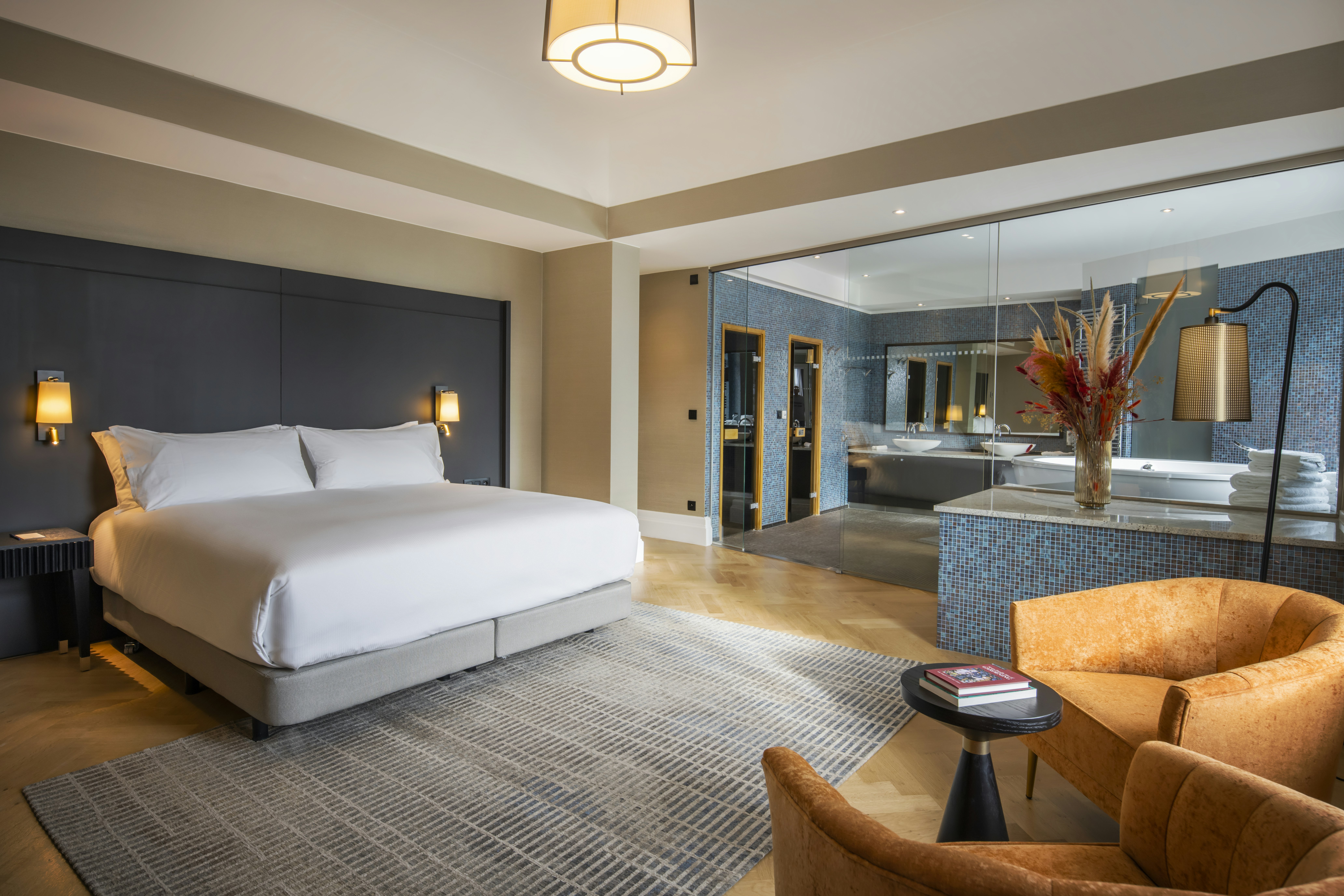 PRESIDENTIAL, SUITE, WITH VIEW
