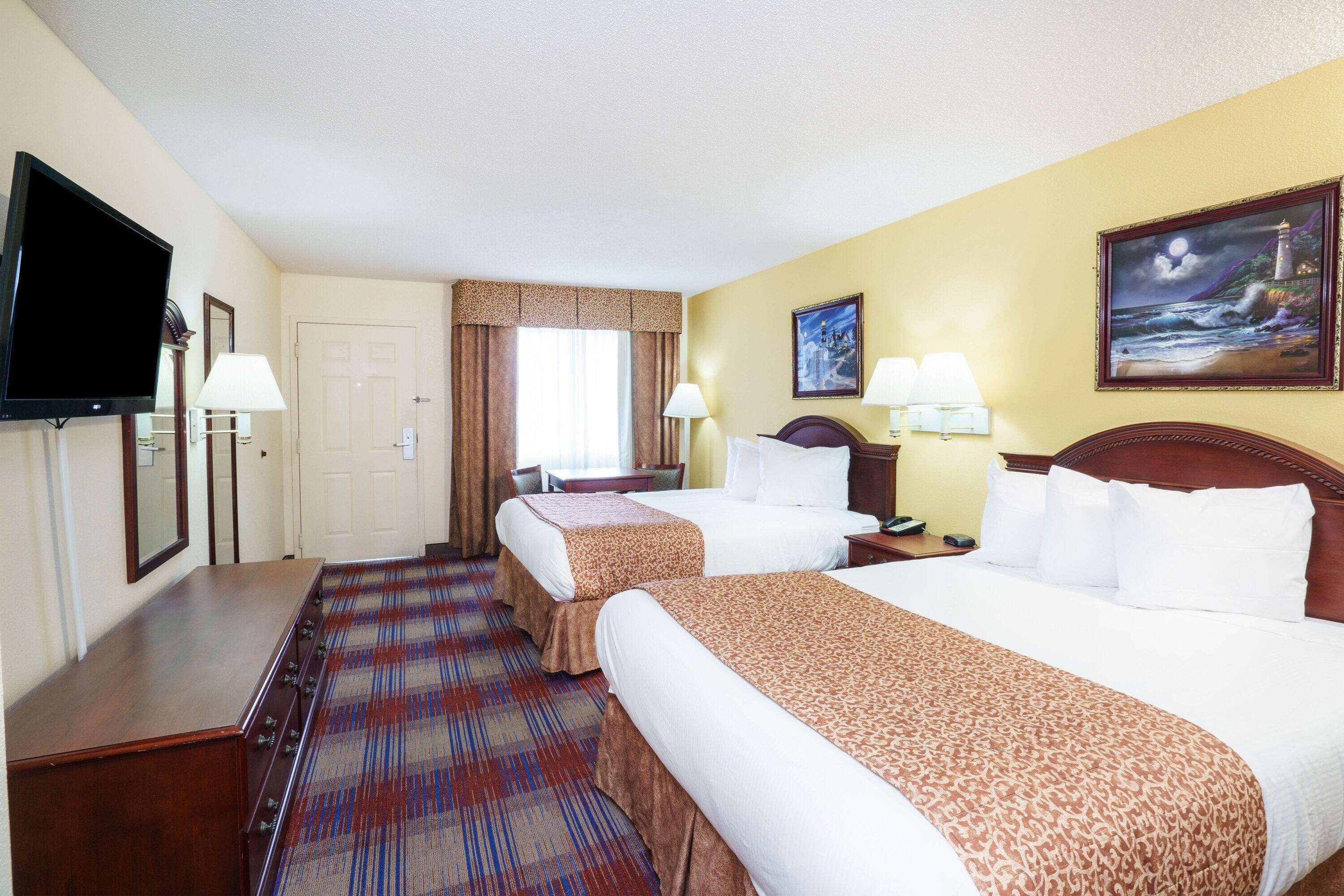 Room, 2 Queen Beds, Smoking