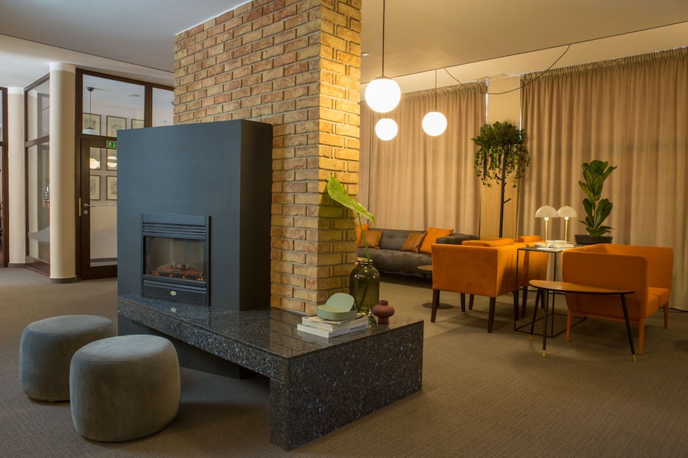 Bristol Hotel 38/52