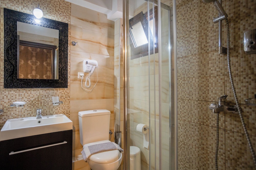 Toti Boutique Rooms 52/55
