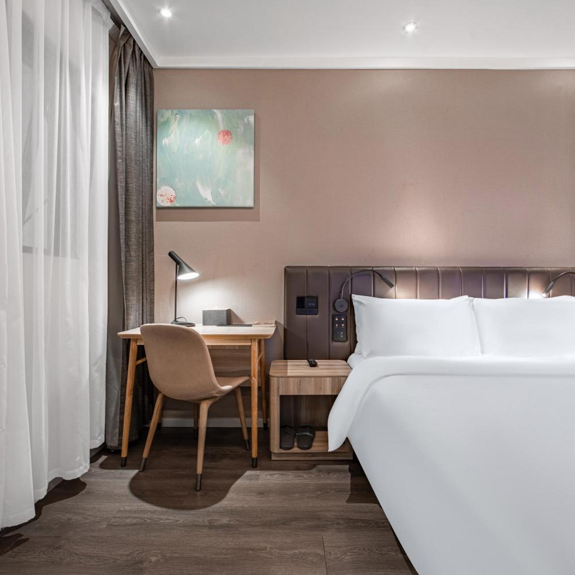 HanTing Premium Hotel (Shanghai Loushanguan Road Subway Station) 19/50