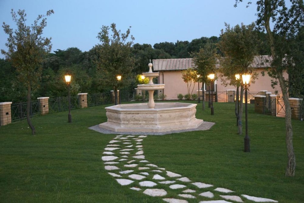 Relais Castrum Boccea Hotel 65/69