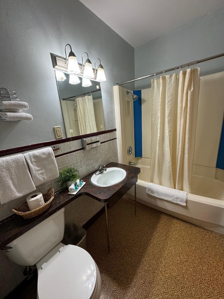 Hotel O Hillcrest Norton KS Hwy 36 38/43