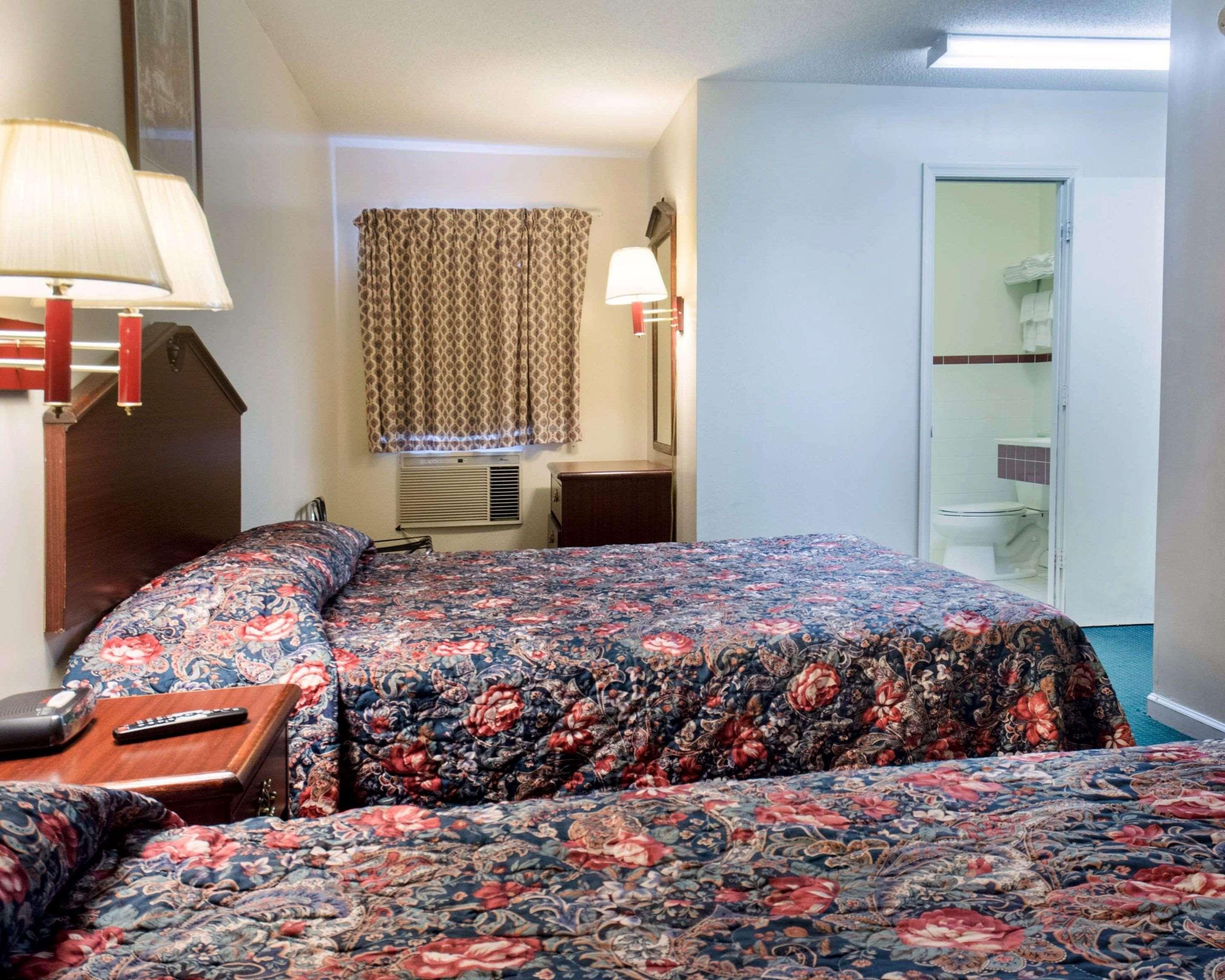 Rodeway Inn &amp; Suites Williamsburg 12/26
