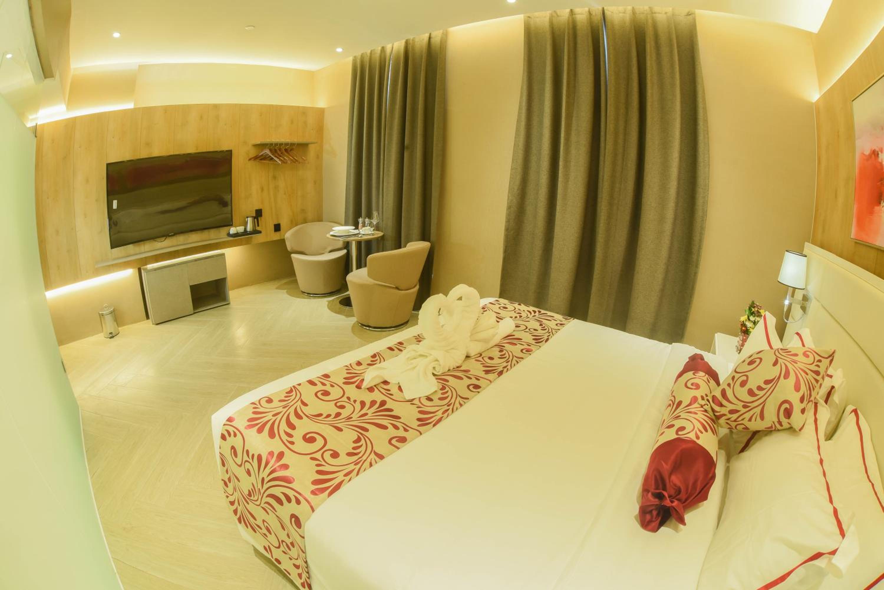 جناح تنفيذي بسرير كينج، Red Hotel Cubao 4/10