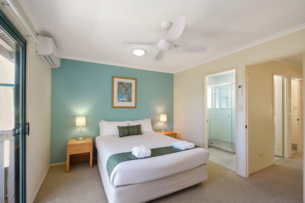 2 Bedrooms, Superior, 1 Single and 2 Queen Beds