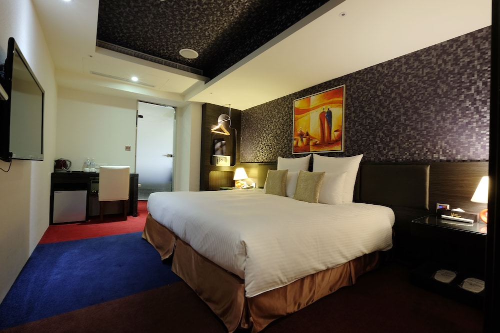 V One Vogue Hotel 15/50