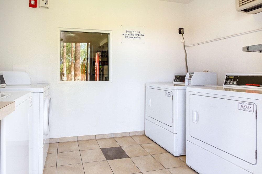 Motel6 Mesa, AZ - North 20/53