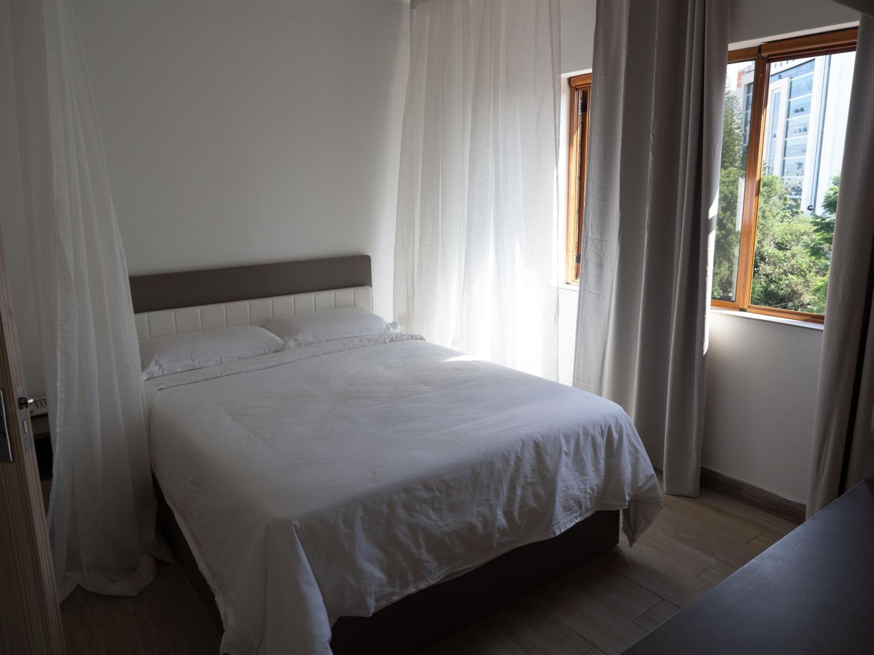 Deluxe, Apartment