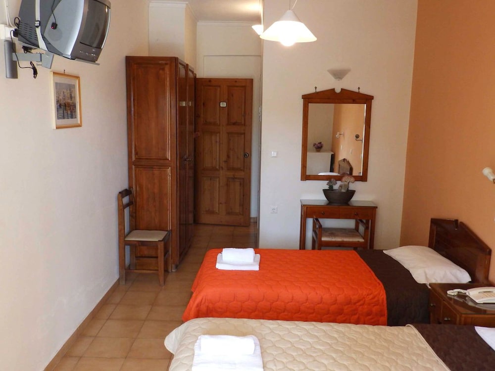 Alexandra Hotel 23/50