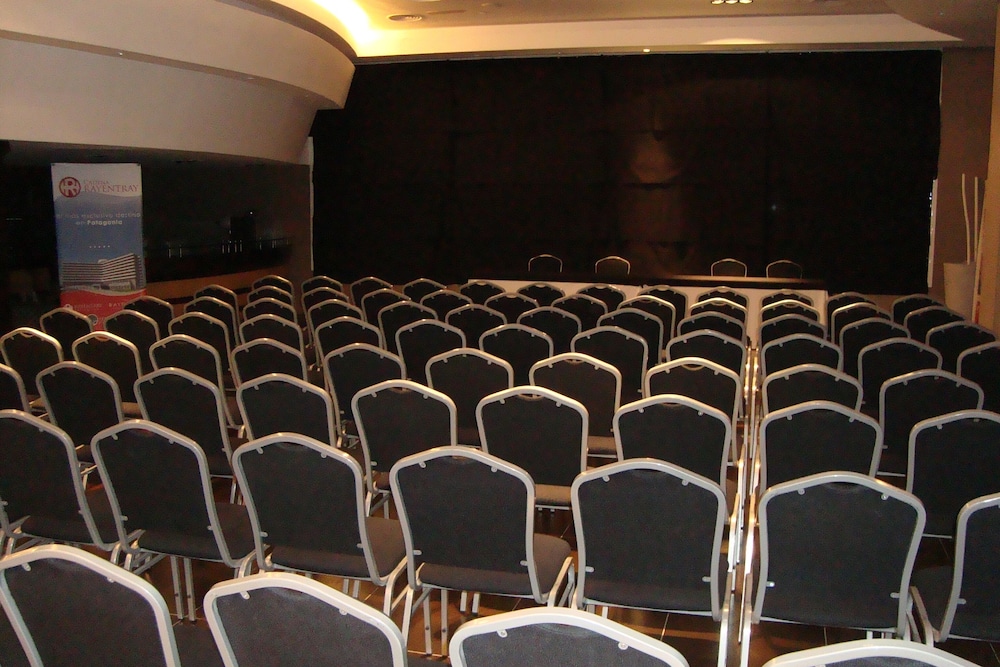 Rayentray Puerto Madryn Hotel 33/42