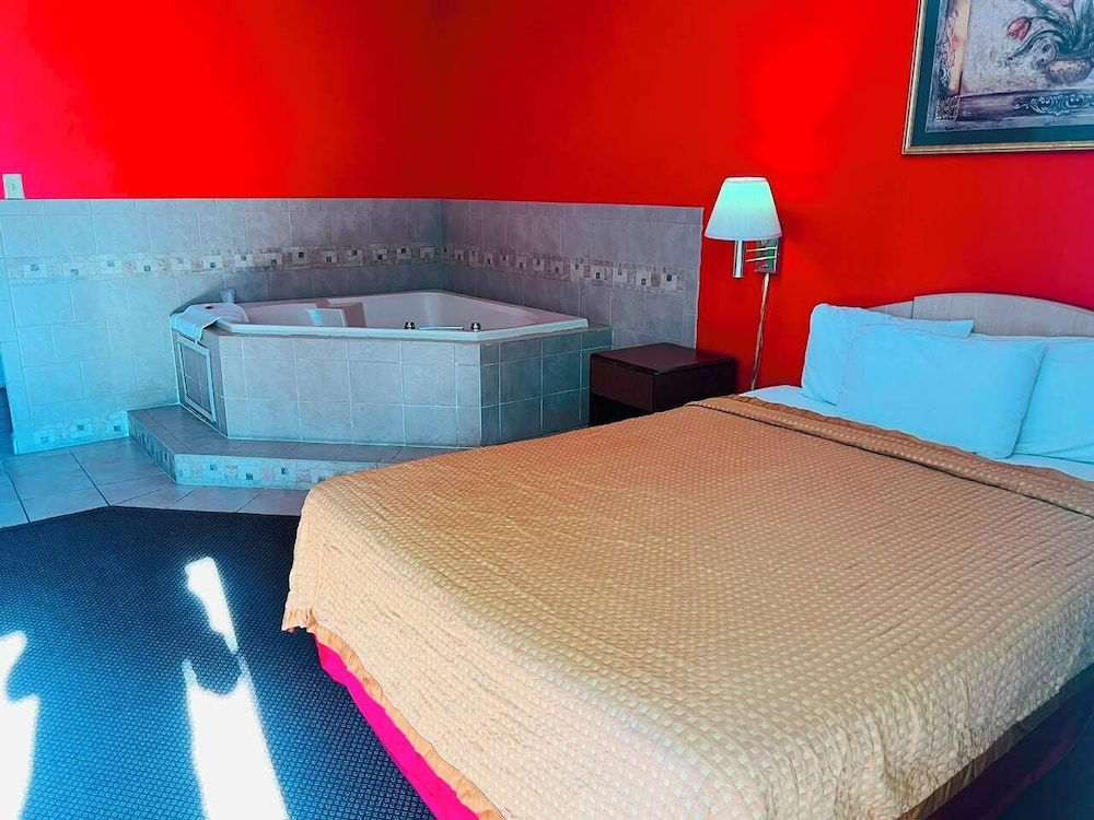 King Bed Non-Smoking with Jetted Tub