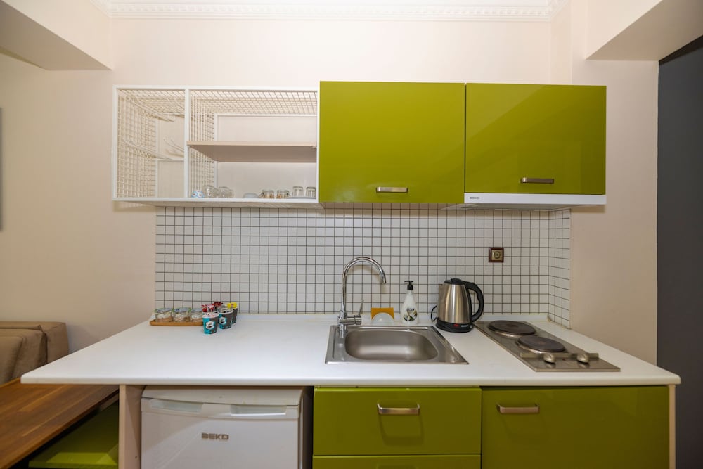 Opera House Hotel 62/64
