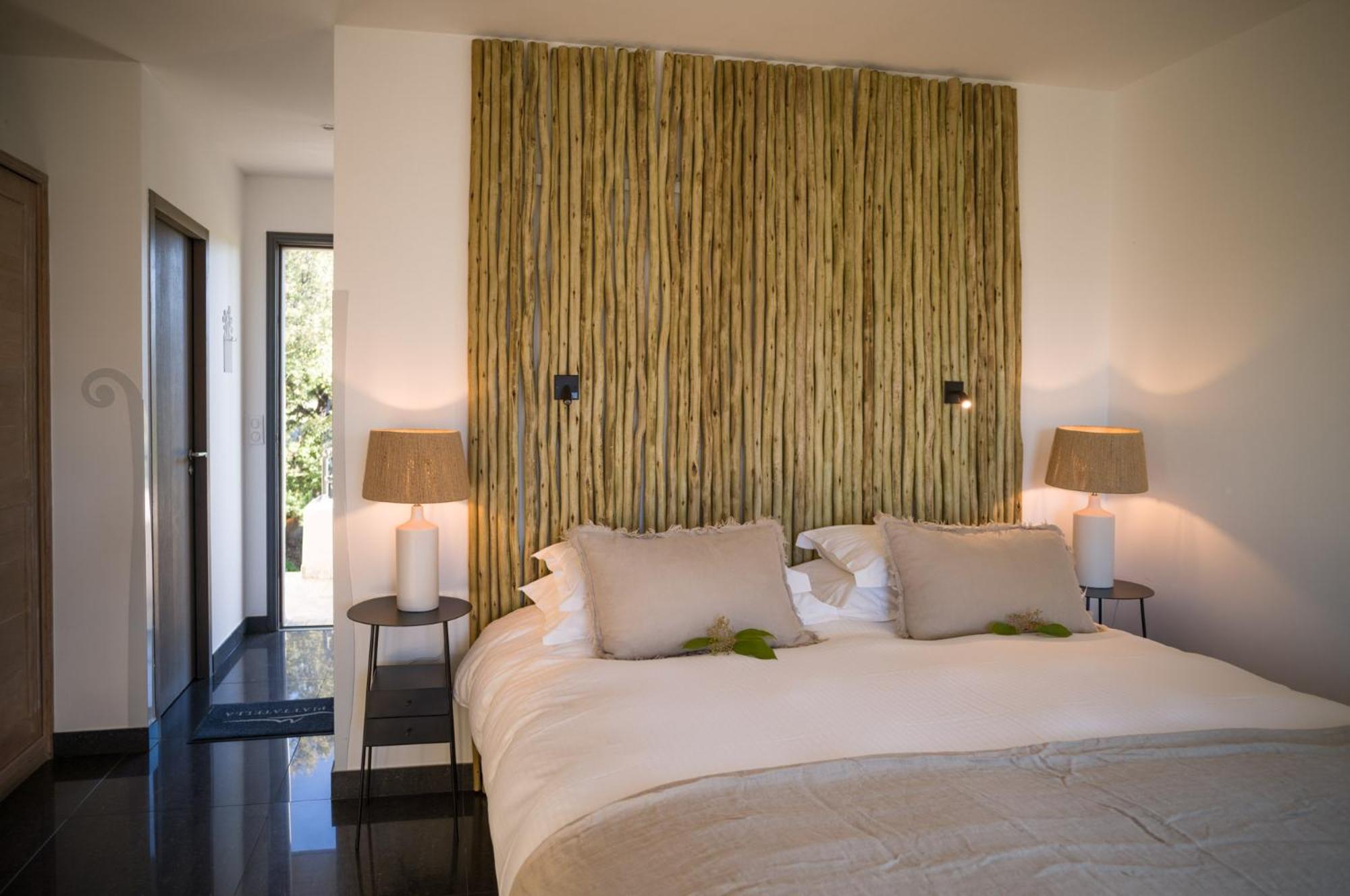 SUPERIOR, DOUBLE BED