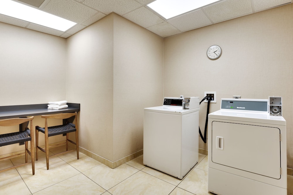 Fairfield Inn Suites Tallahassee Central 28/35