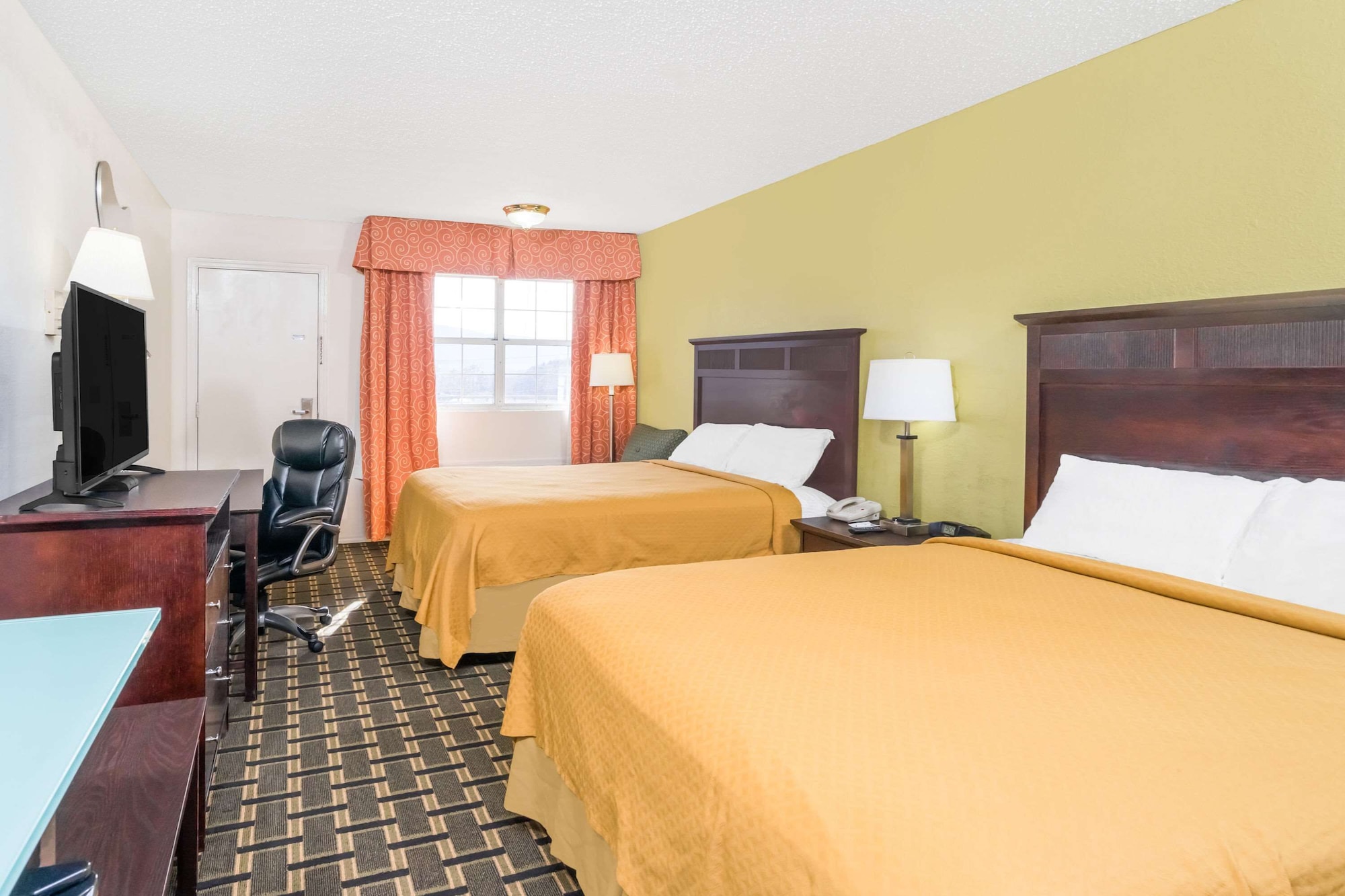 ROOM, 2 DOUBLE BEDS, SMOKING