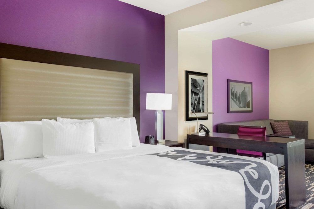La Quinta Inn And Suites By Wyndham Mcallen Convention Center 15/56