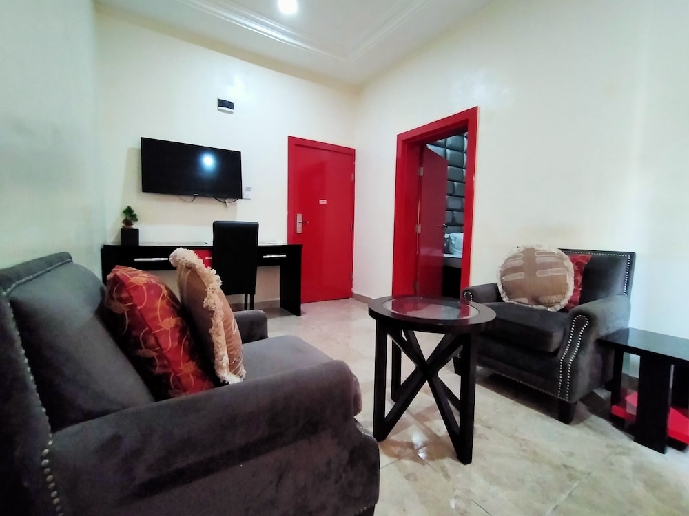 Boardwalk Hotel Wuse 2 13/23