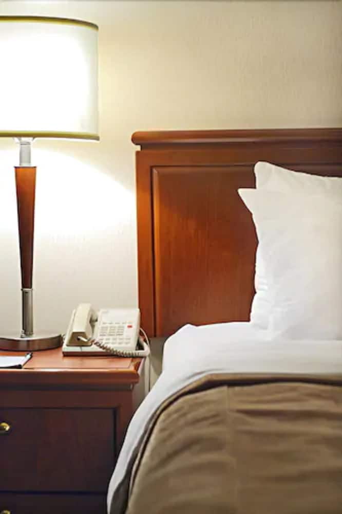 Residence Inn by Marriott Laval 6/22