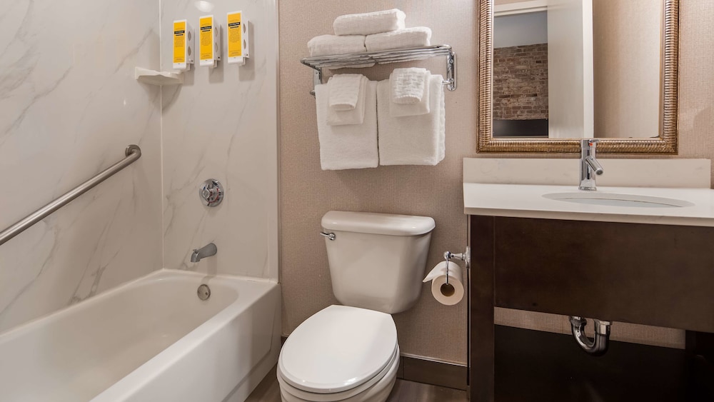 Best Western Plus St. Christopher Hotel 26/49