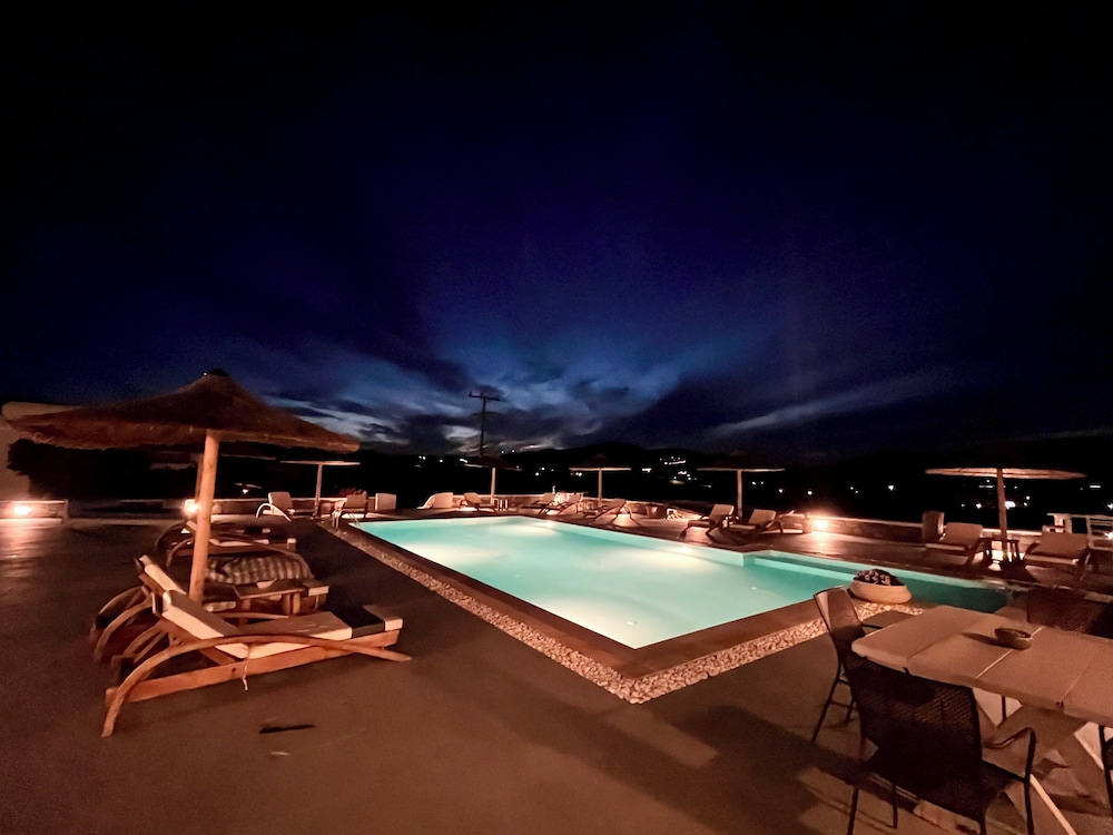 Anemoi Resort 40/50