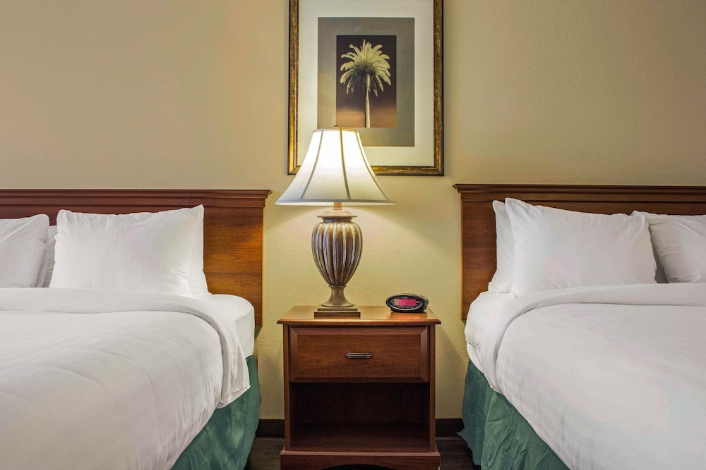 Quality Inn Benson I-10 Exit 304 23/49