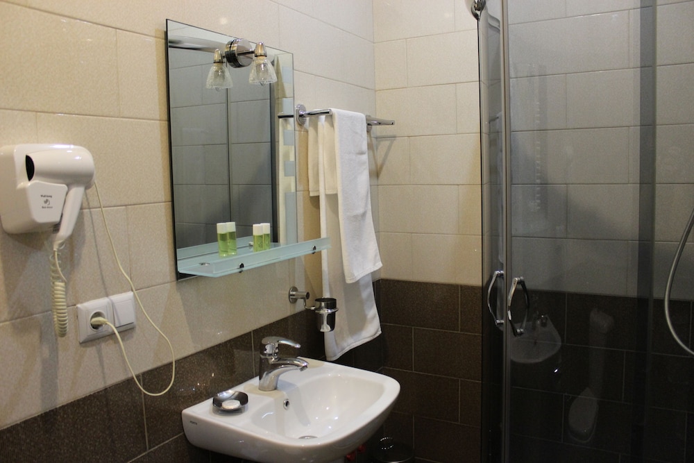 Diplomat Hotel Tbilisi 45/50