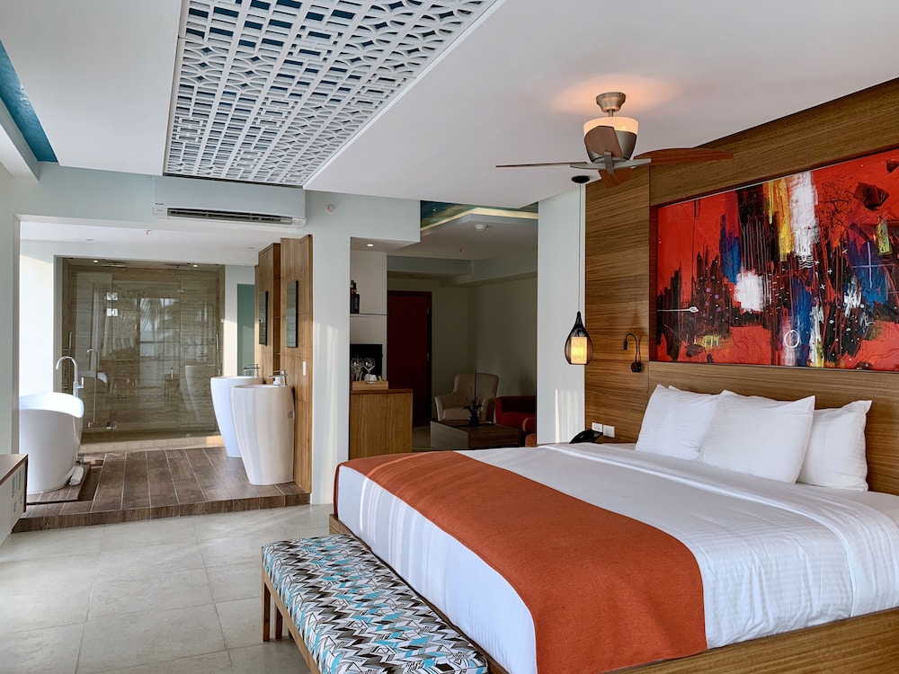 Azura Beach Resort - Adults Only 33/67