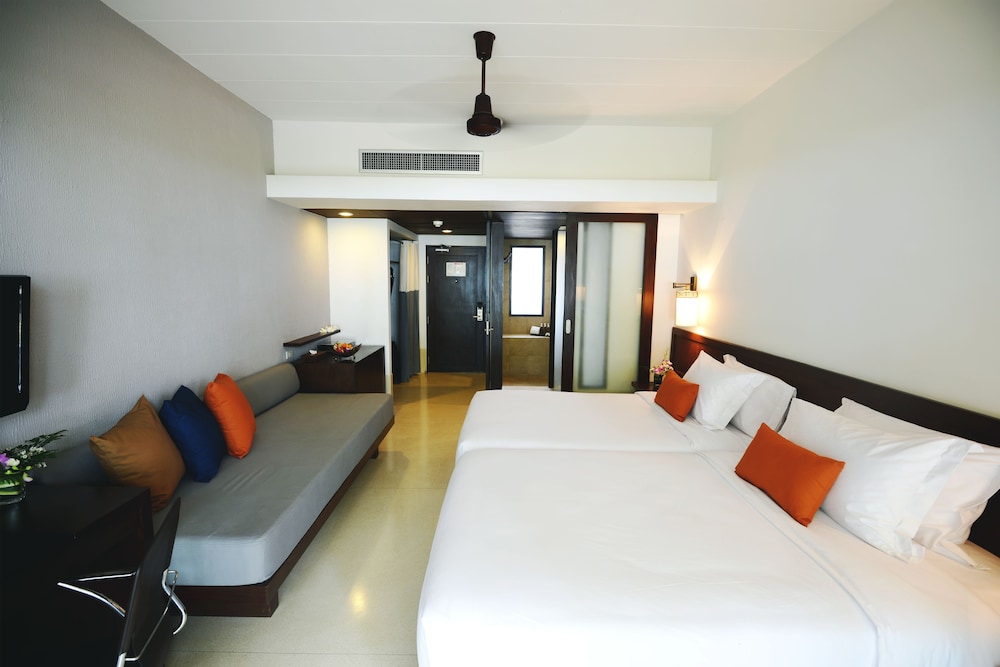 The Grand Southsea Khaolak Beach Resort 12/48