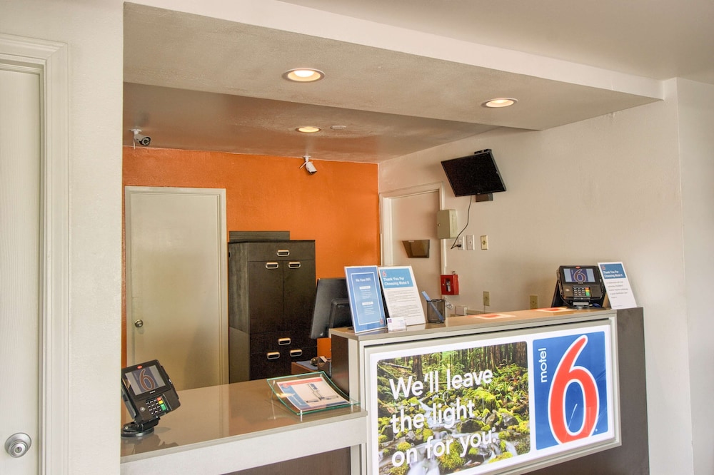 Lobby at Motel6 Everett, WA - North, EVERETT - WA