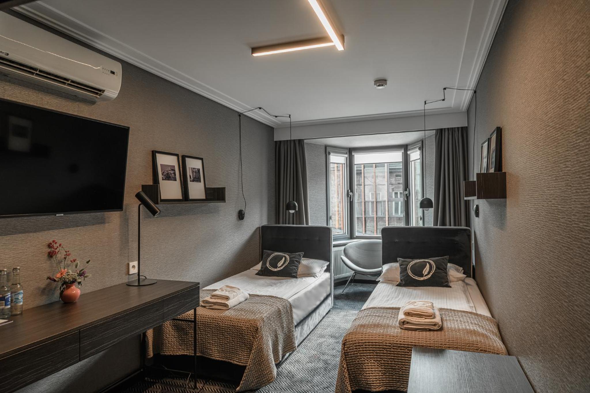 STANDARD, TWIN BEDS