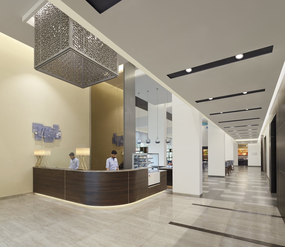 Holiday Inn Express Kolkata Airport 10/56