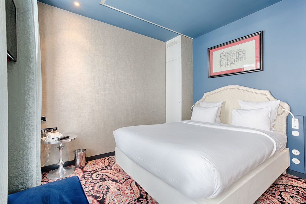 NEW Hotel Republique 6/52