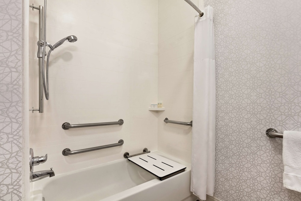 Hampton Inn Tracy 15/49