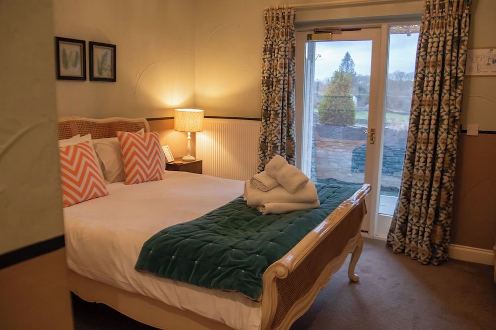 The Brown Horse Inn 9/50
