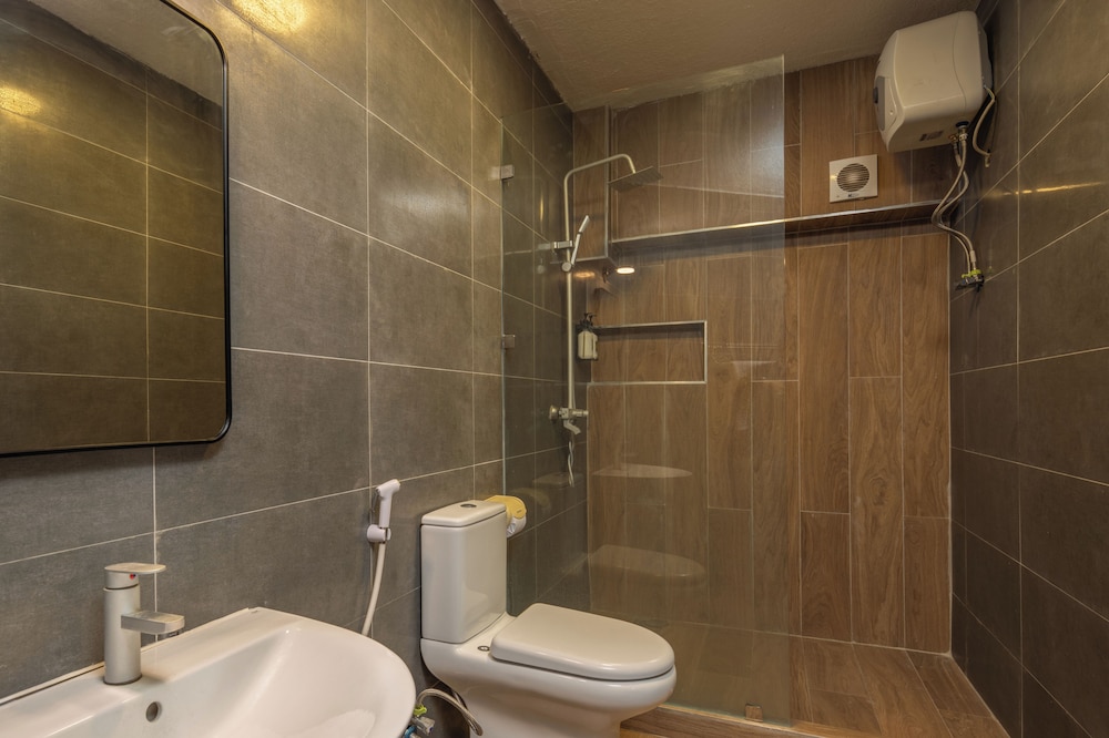 Hotel Raha Tower 56/58