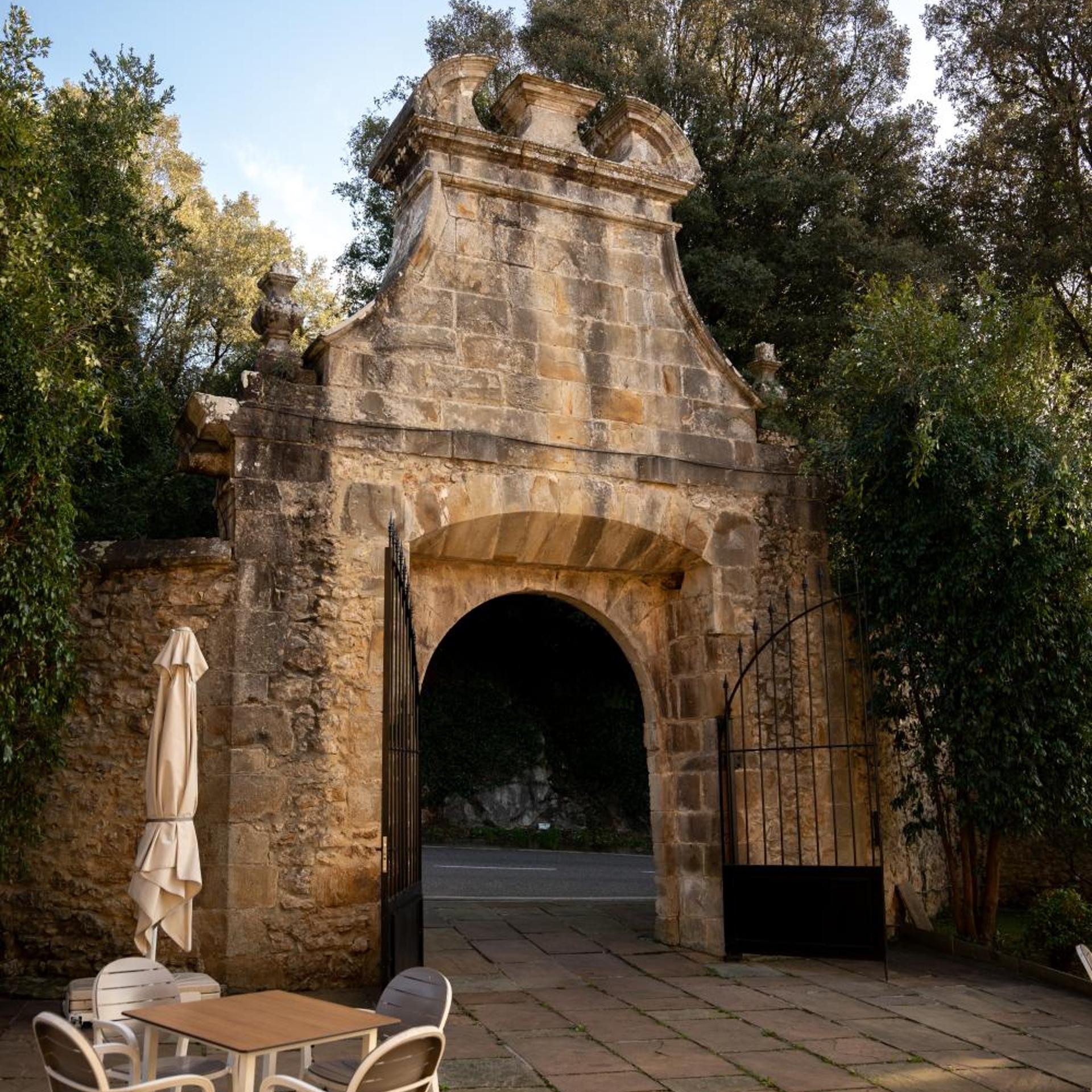 Palacio de Arce 93/98