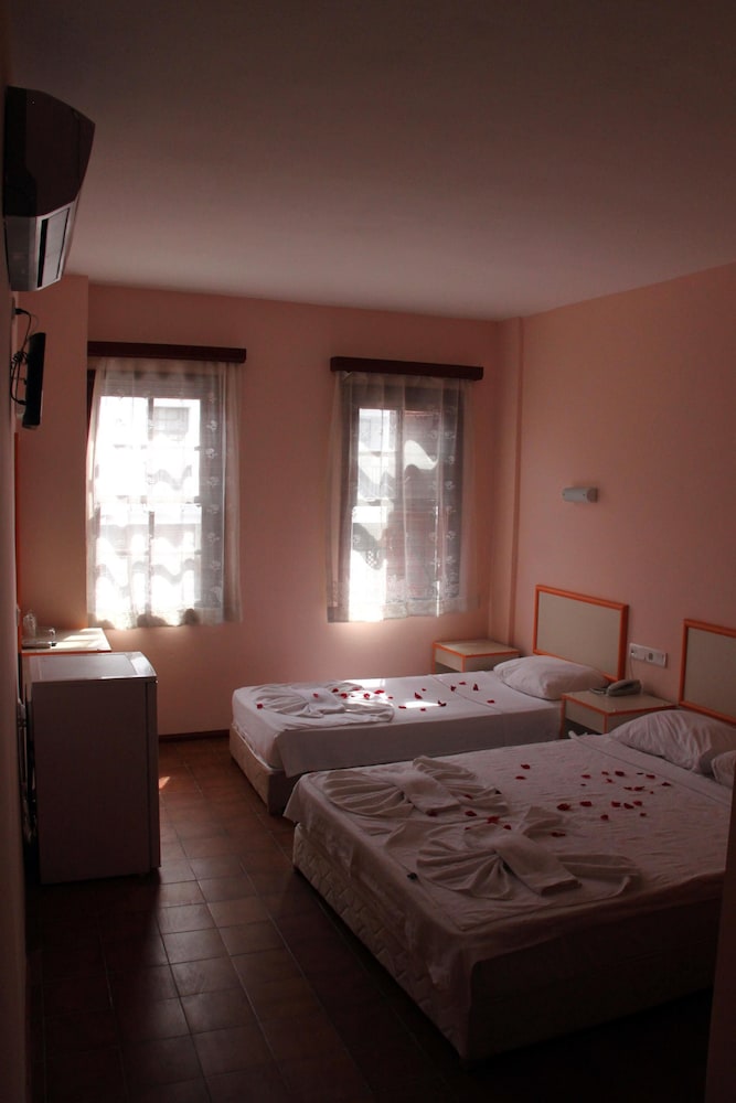 Idyros Hotel 14/50