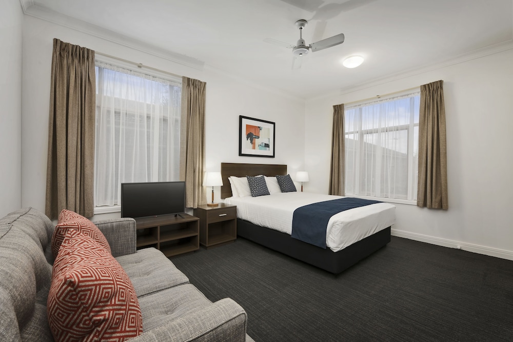Quest Dandenong 12/27